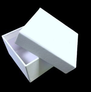 КУТИЯ БЯЛА 9,3 х 9,3 х 5,5 см - 6 броя