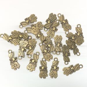 ЕЛЕМЕНТ МОМИЧЕНЦЕ С ШАПКА И БУКЕТ 60 бр,